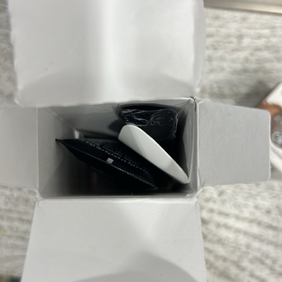 COPY - - Eye tightner cream to help with wrinkles, puffiness Peter Thomas Roth - Picture 5 of 7